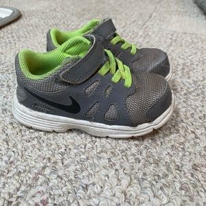 Nike toddler shoes